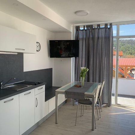 Modern Apartments Day Σίμπενικ Εξωτερικό φωτογραφία