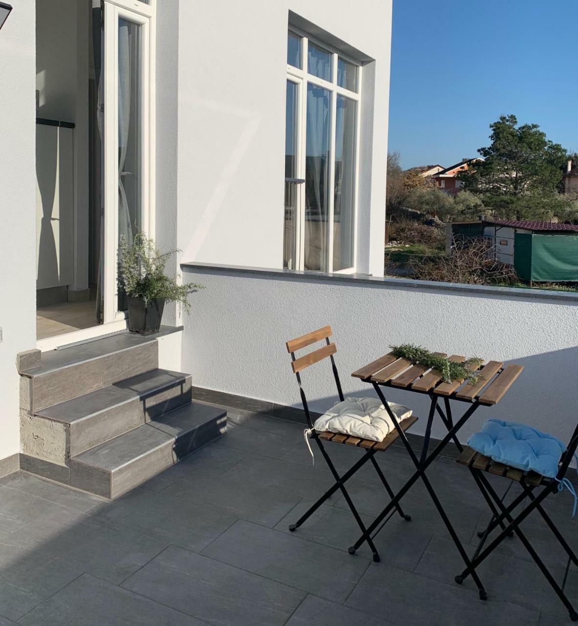 Modern Apartments Day Σίμπενικ Εξωτερικό φωτογραφία