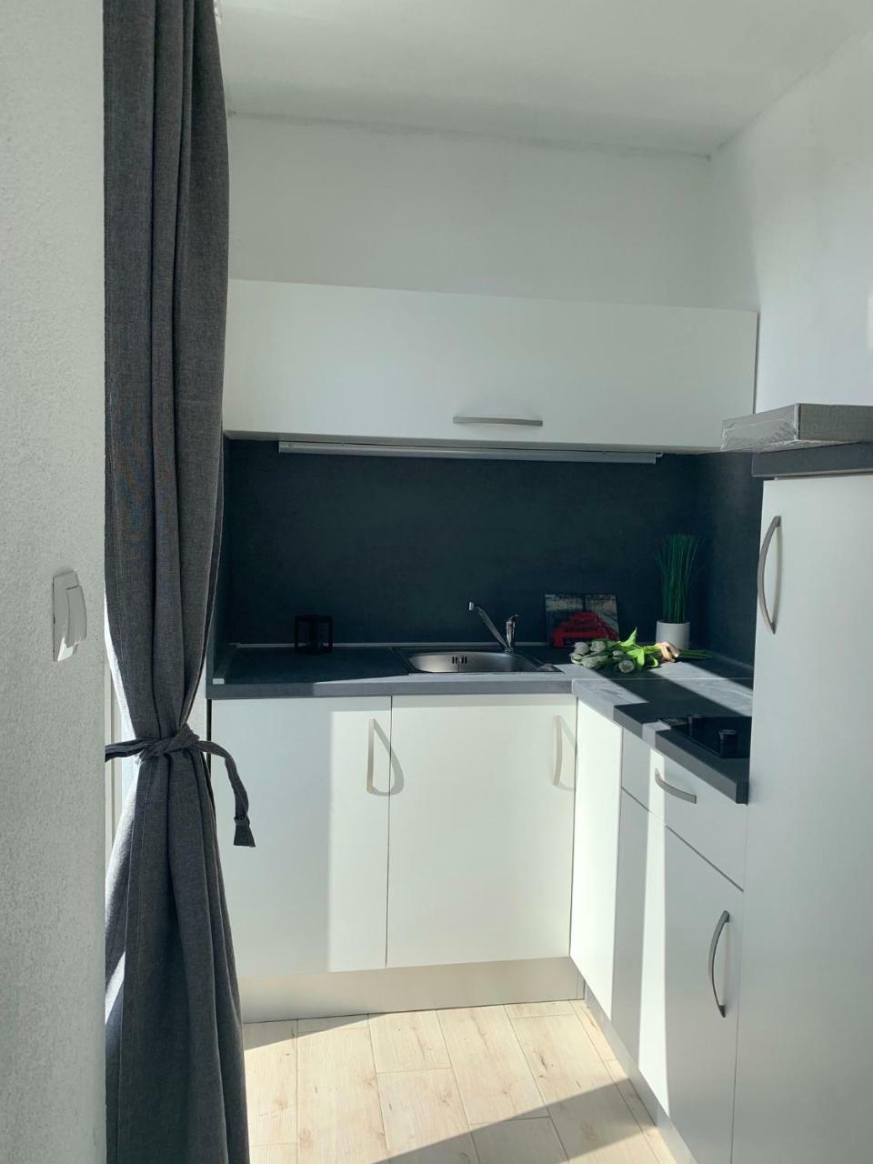 Modern Apartments Day Σίμπενικ Εξωτερικό φωτογραφία