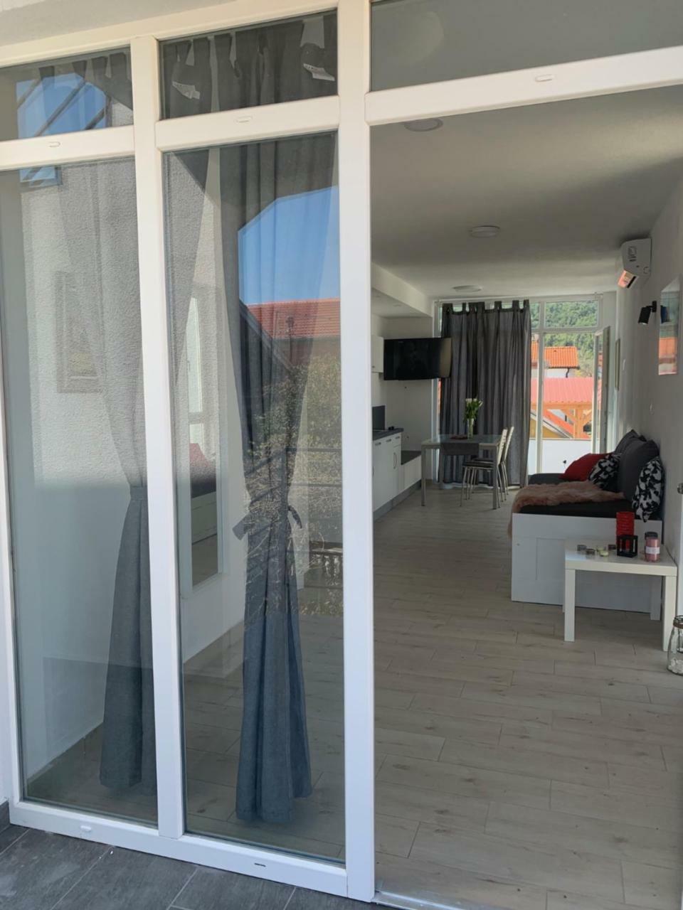 Modern Apartments Day Σίμπενικ Εξωτερικό φωτογραφία