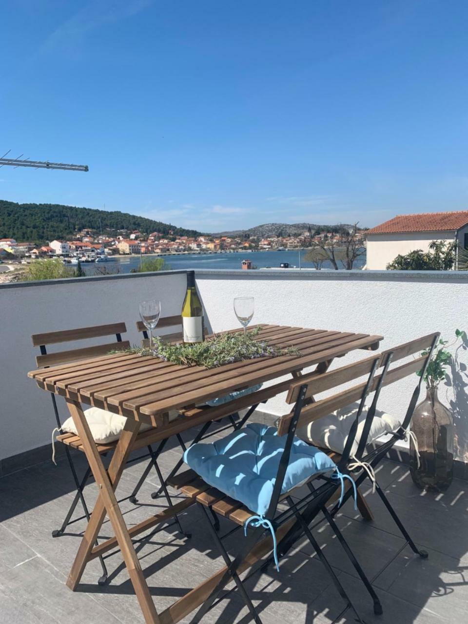 Modern Apartments Day Σίμπενικ Εξωτερικό φωτογραφία